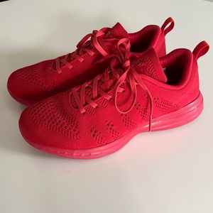 Women’s red TechLoom APL tennis shoe size 9.5